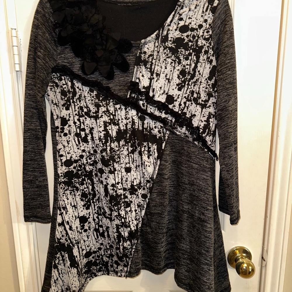 Stylish Black and Gray Women's Tunic